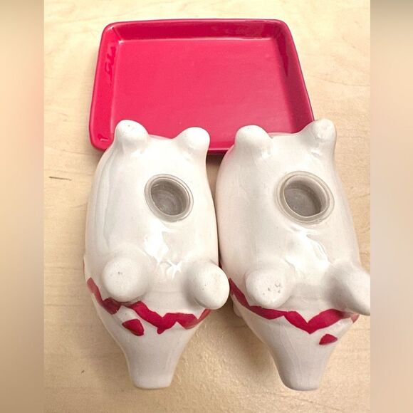 NWOT Sur La Table Cute Little Piggies Salt and Pepper Shakers - Picture 5 of 7
